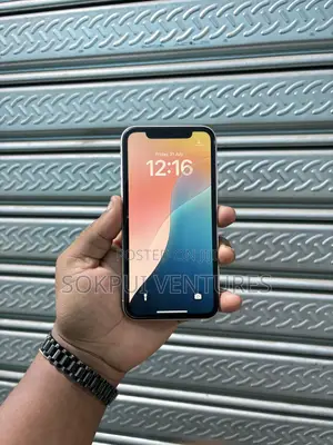 Apple iPhone XR 64 GB White
