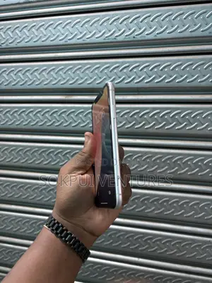 Apple iPhone XR 64 GB White