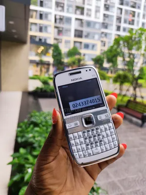 Nokia E72 White