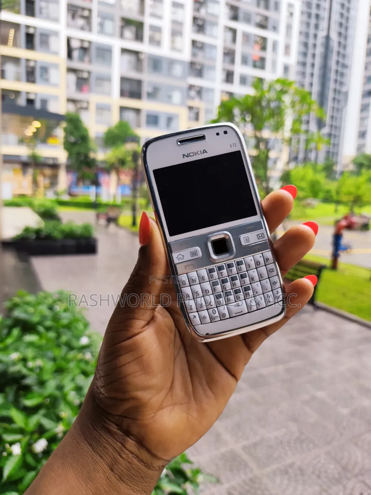 Nokia E72 White