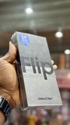 New Samsung Galaxy Z Flip4 256 GB Silver