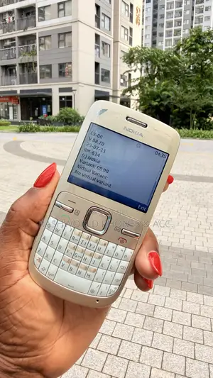 Nokia C300 32 GB Gold