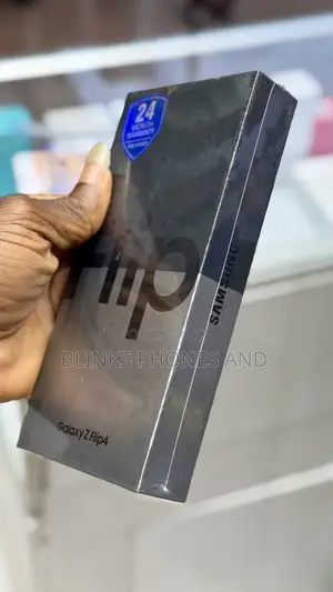 New Samsung Galaxy Z Flip4 256 GB Rose Gold
