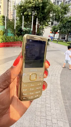 Nokia 6700 classic Gold