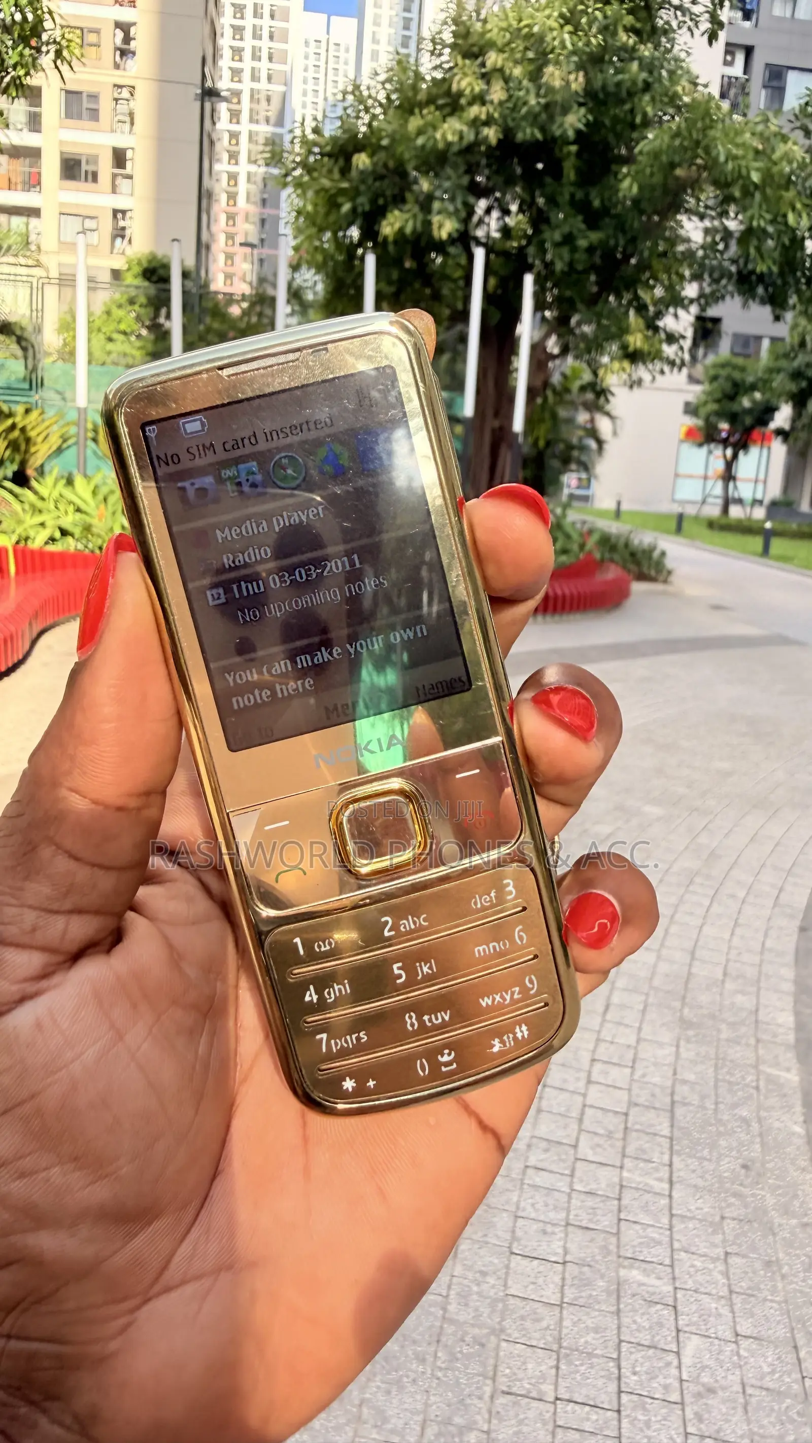 Nokia 6700 classic Gold