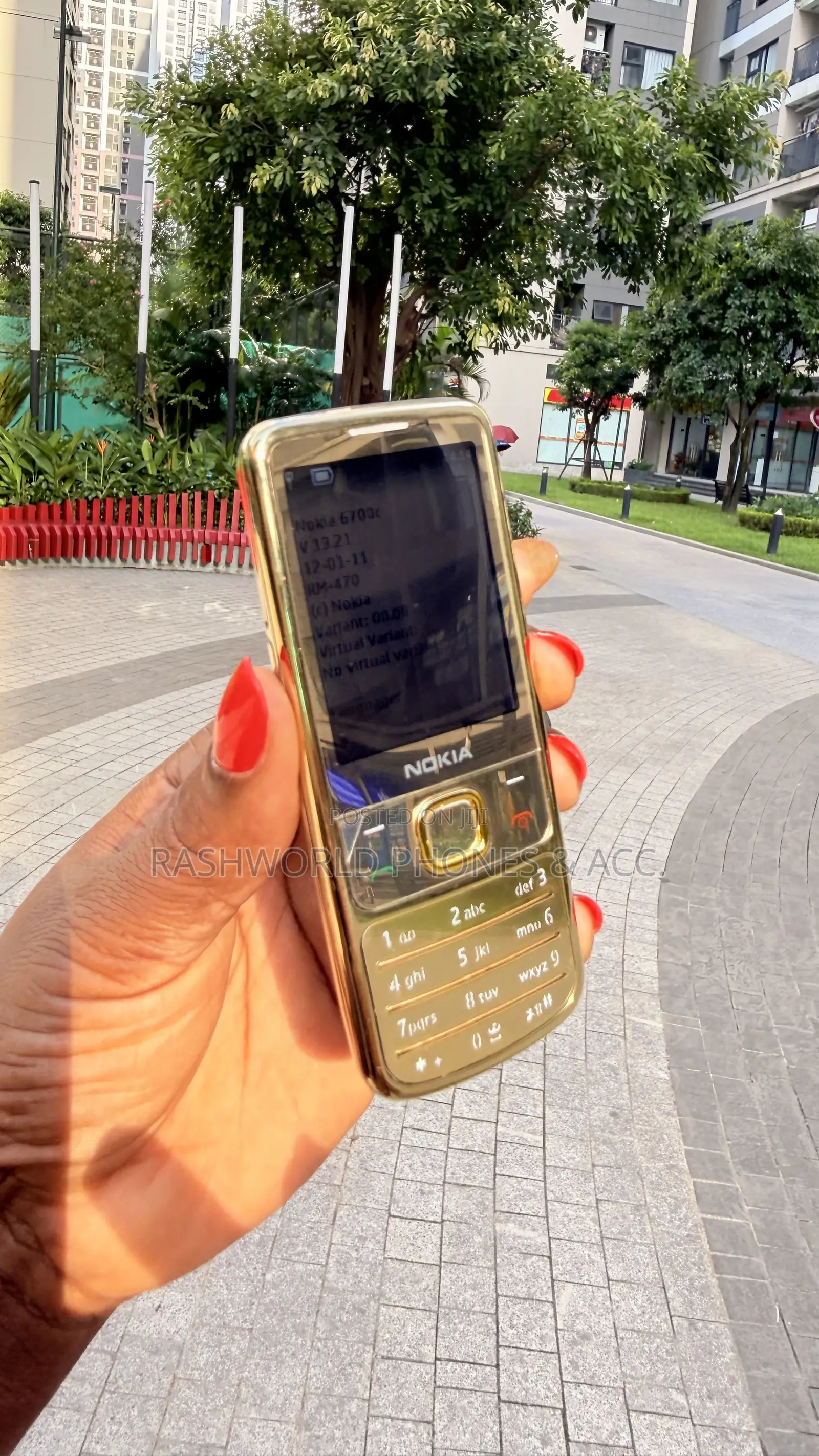 Nokia 6700 classic Gold