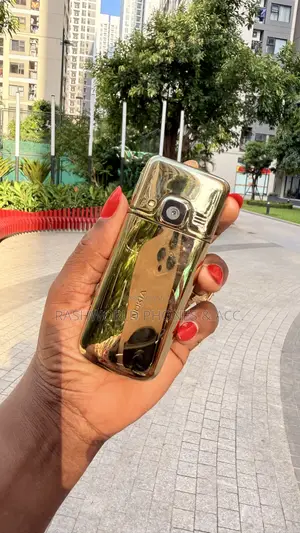 Nokia 6700 classic Gold
