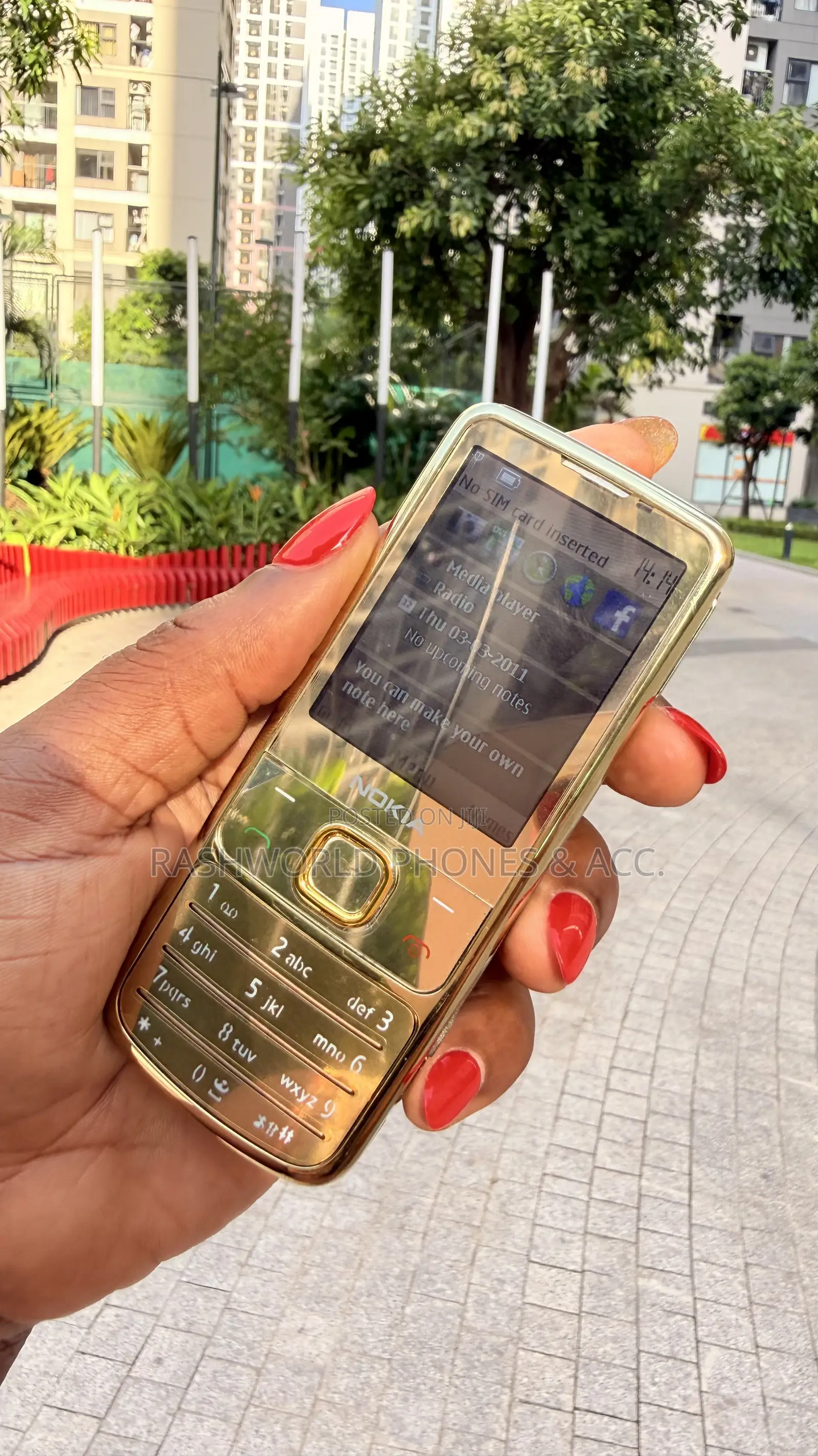 Nokia 6700 classic Gold