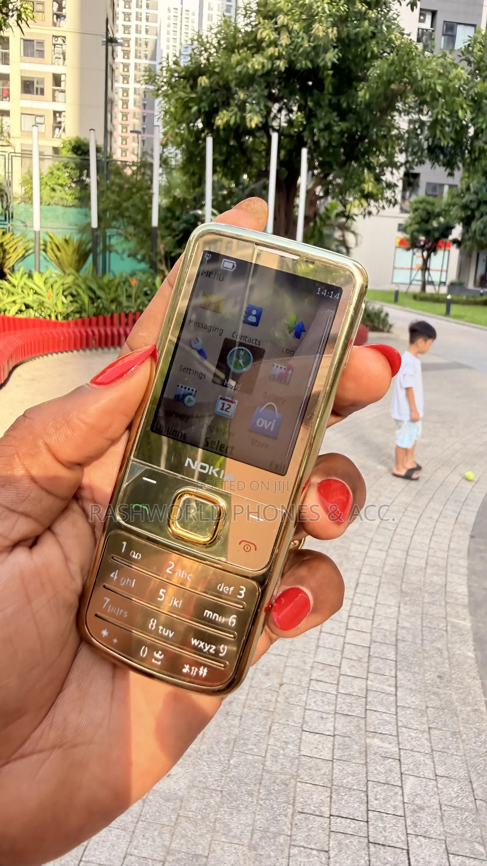 Nokia 6700 classic Gold