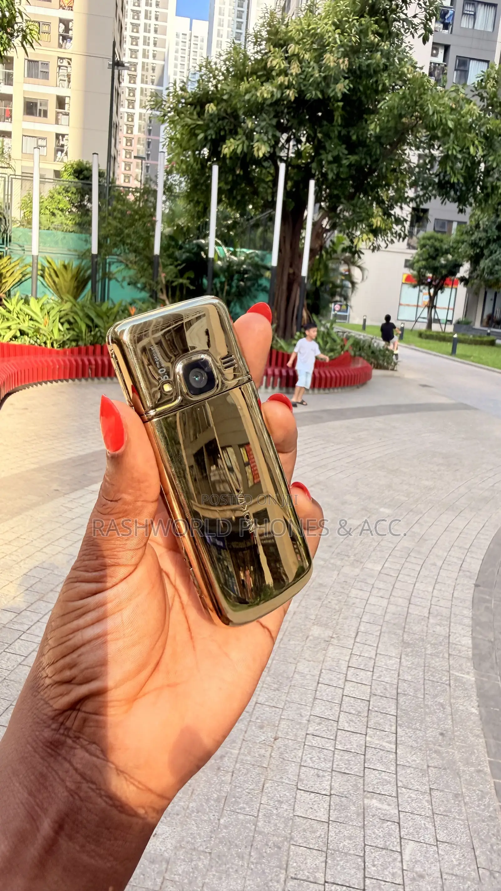Nokia 6700 classic Gold