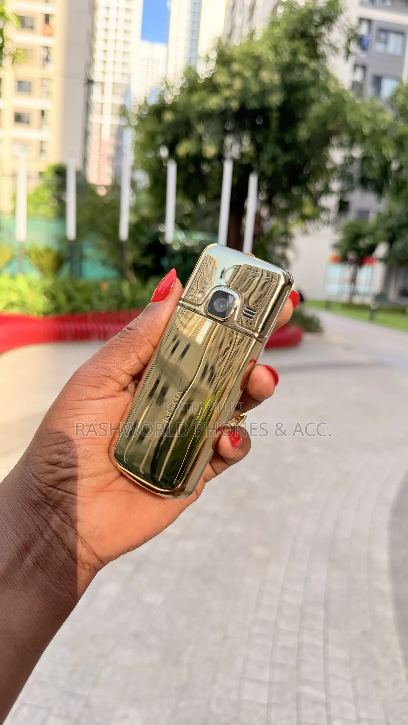 Nokia 6700 classic Gold