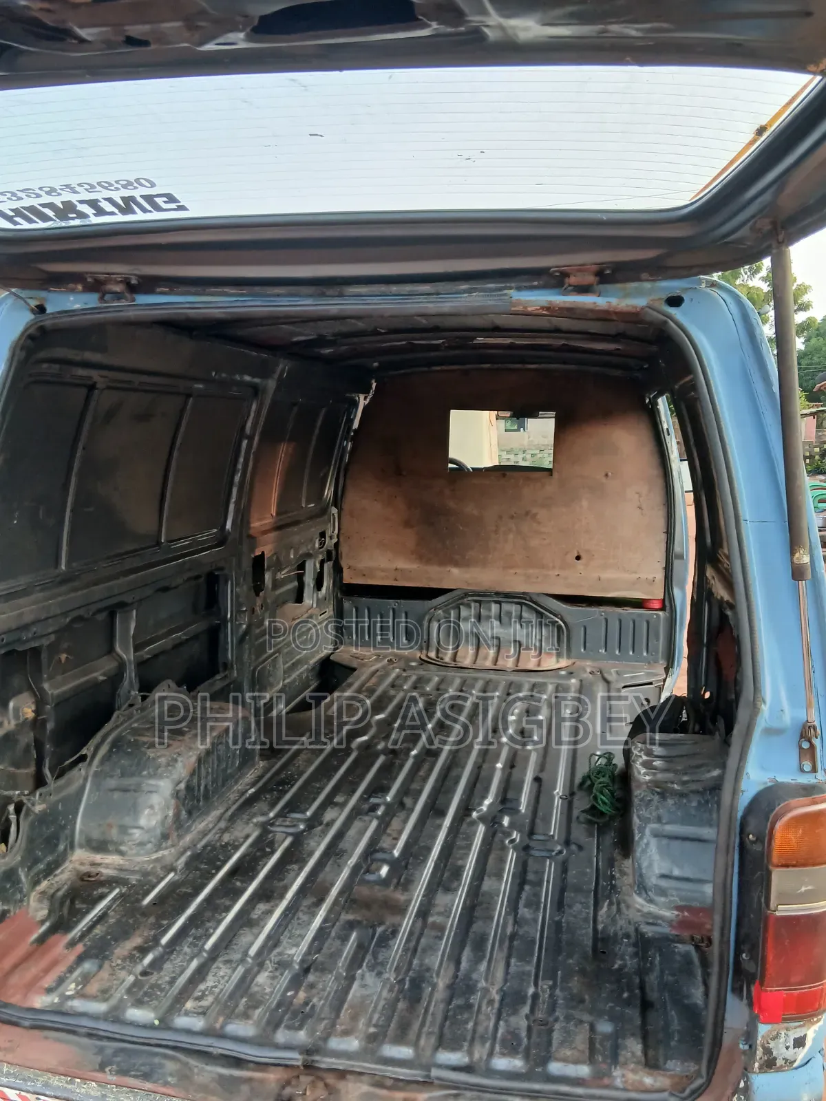 Toyota HiAce 2010 Blue