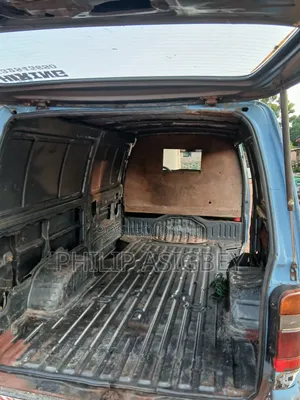 Toyota HiAce 2010 Blue