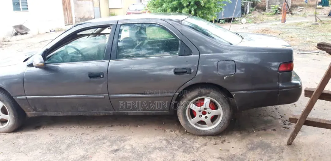 Toyota Camry Automatic 1999 Gray