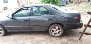 Toyota Camry Automatic 1999 Gray