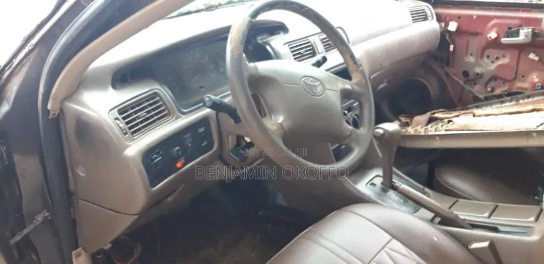 Toyota Camry Automatic 1999 Gray