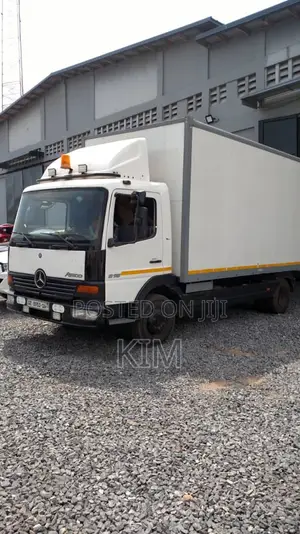 Sealed Container Trucks Available for Rent