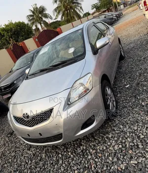 Toyota Belta 2010 Silver