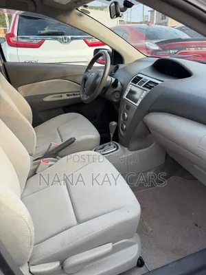 Toyota Belta 2010 Silver