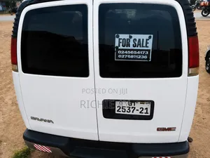 GMC Savana 2011 White