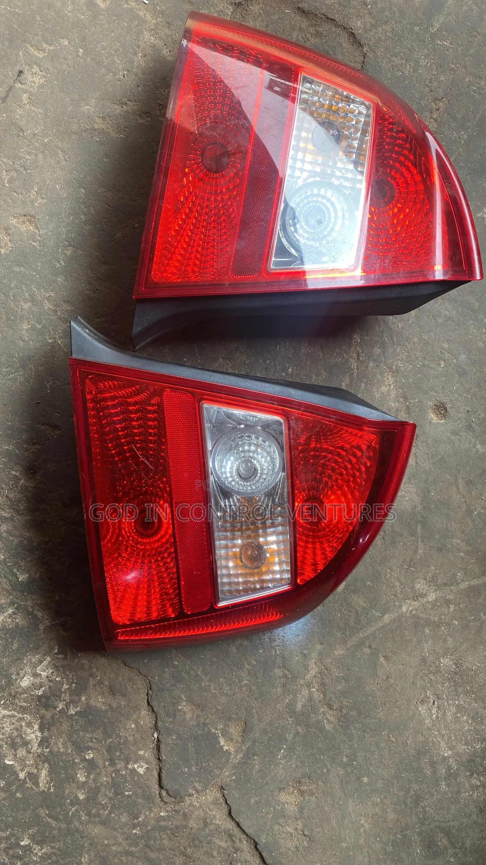Spectra 5 Tail Light