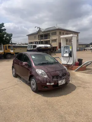 Toyota Vitz 2010 Burgundy