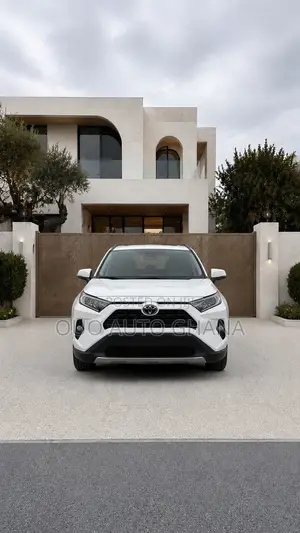 Toyota RAV4 2021 White