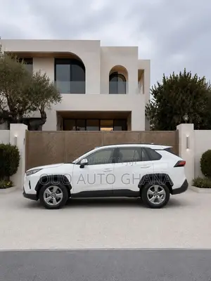 Toyota RAV4 2021 White