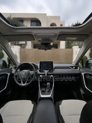 Toyota RAV4 2021 White