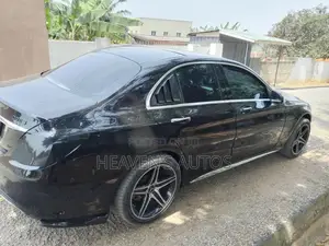 Mercedes-Benz C300 2016 Black