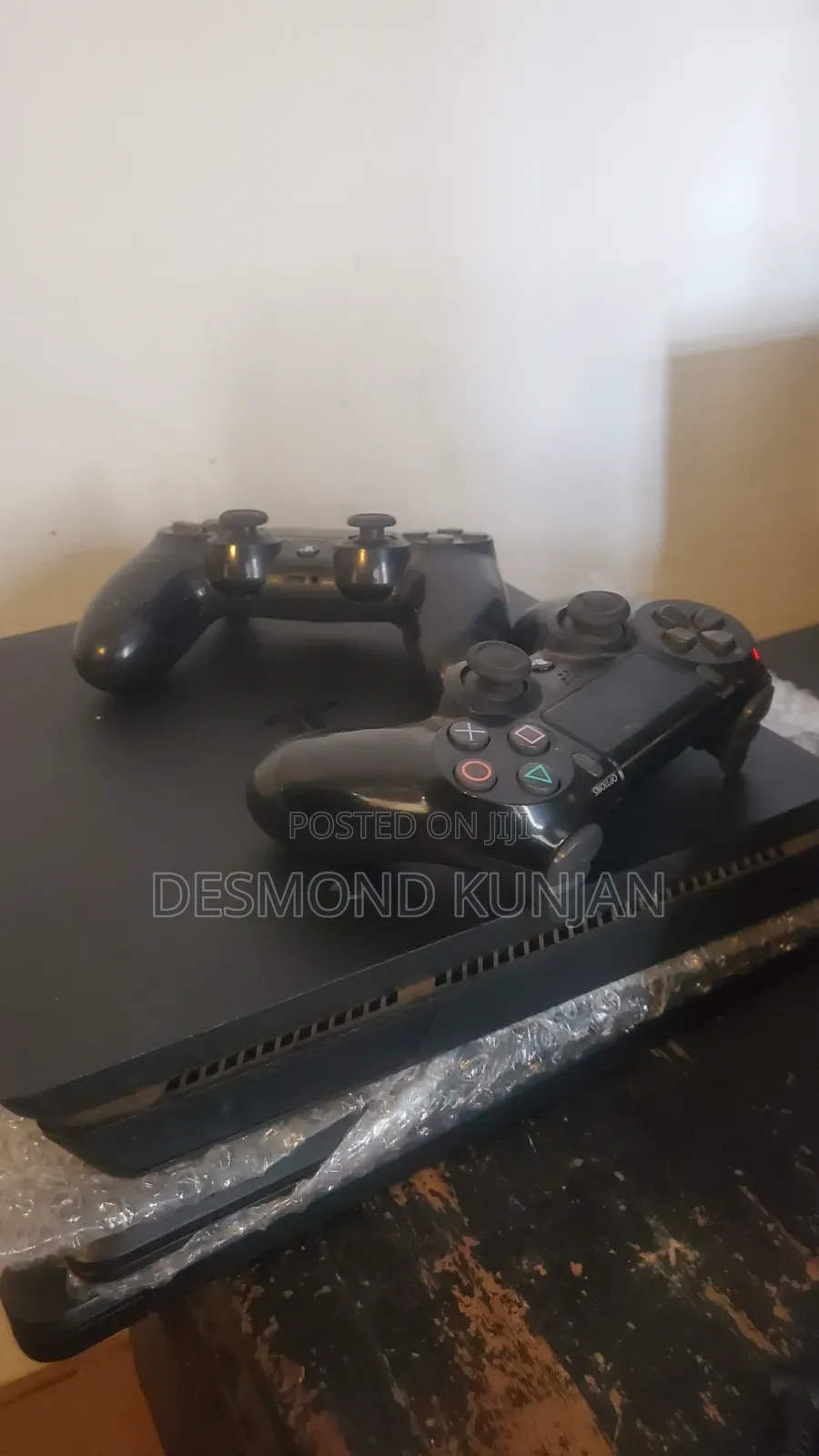 PS4 Slim Console (2 Controllers)