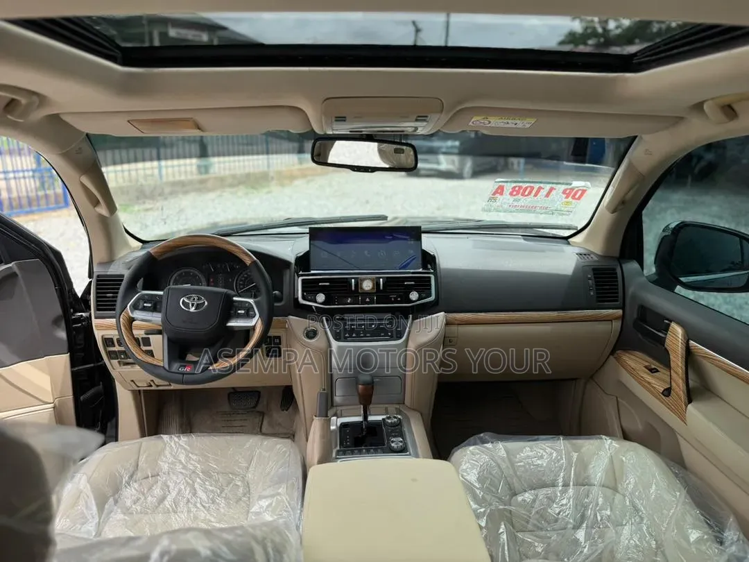 Toyota Land Cruiser 2022 Gray