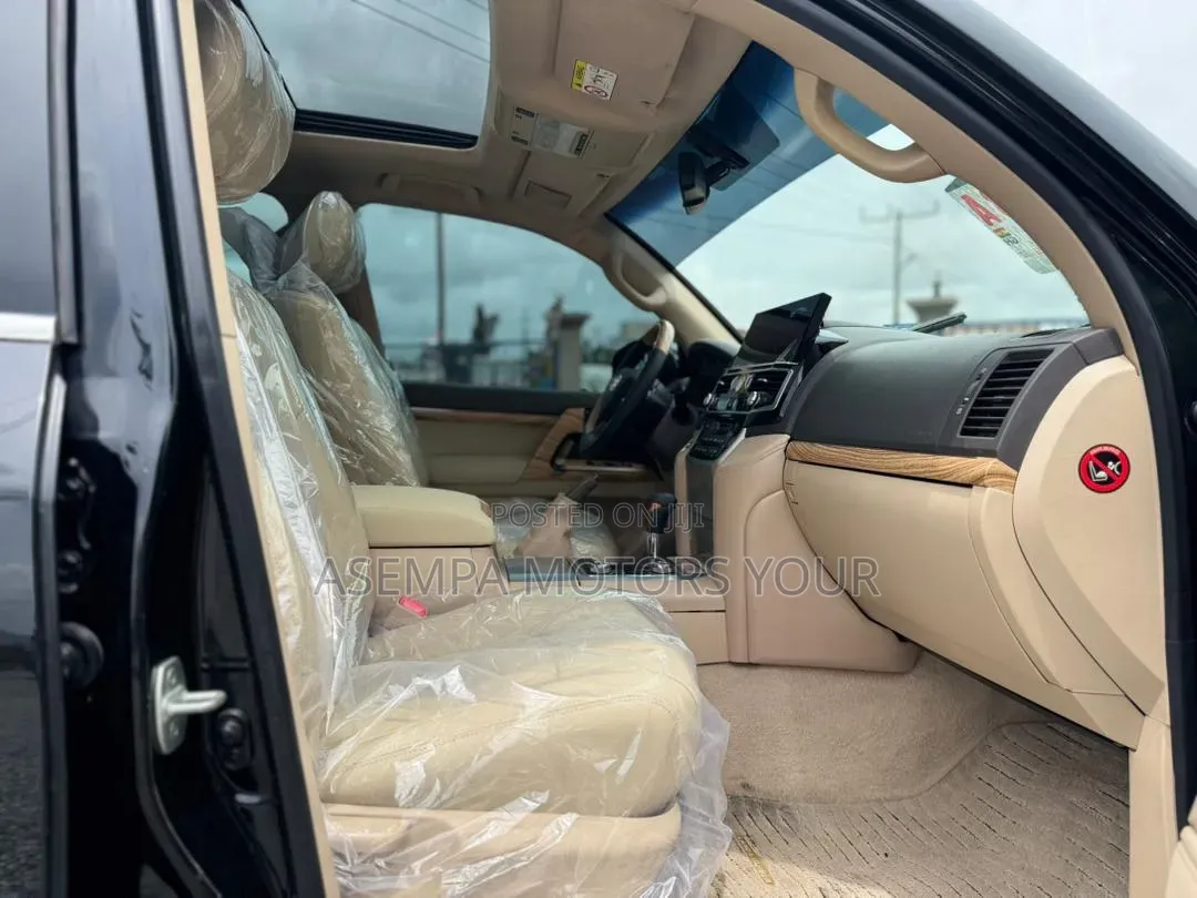 Toyota Land Cruiser 2022 Gray