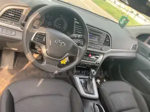 Hyundai Elantra SE Sedan FWD (2.0L 4cyl 6M) 2017 Blue