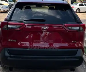 Toyota RAV4 XLE AWD 2020 Red