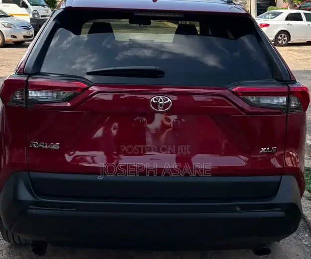 Toyota RAV4 XLE AWD 2020 Red