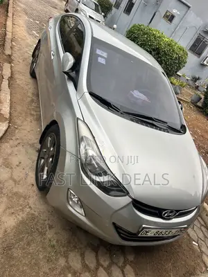 Hyundai Elantra SE Coupe FWD (1.8L 4cyl 6A) 2013 Silver