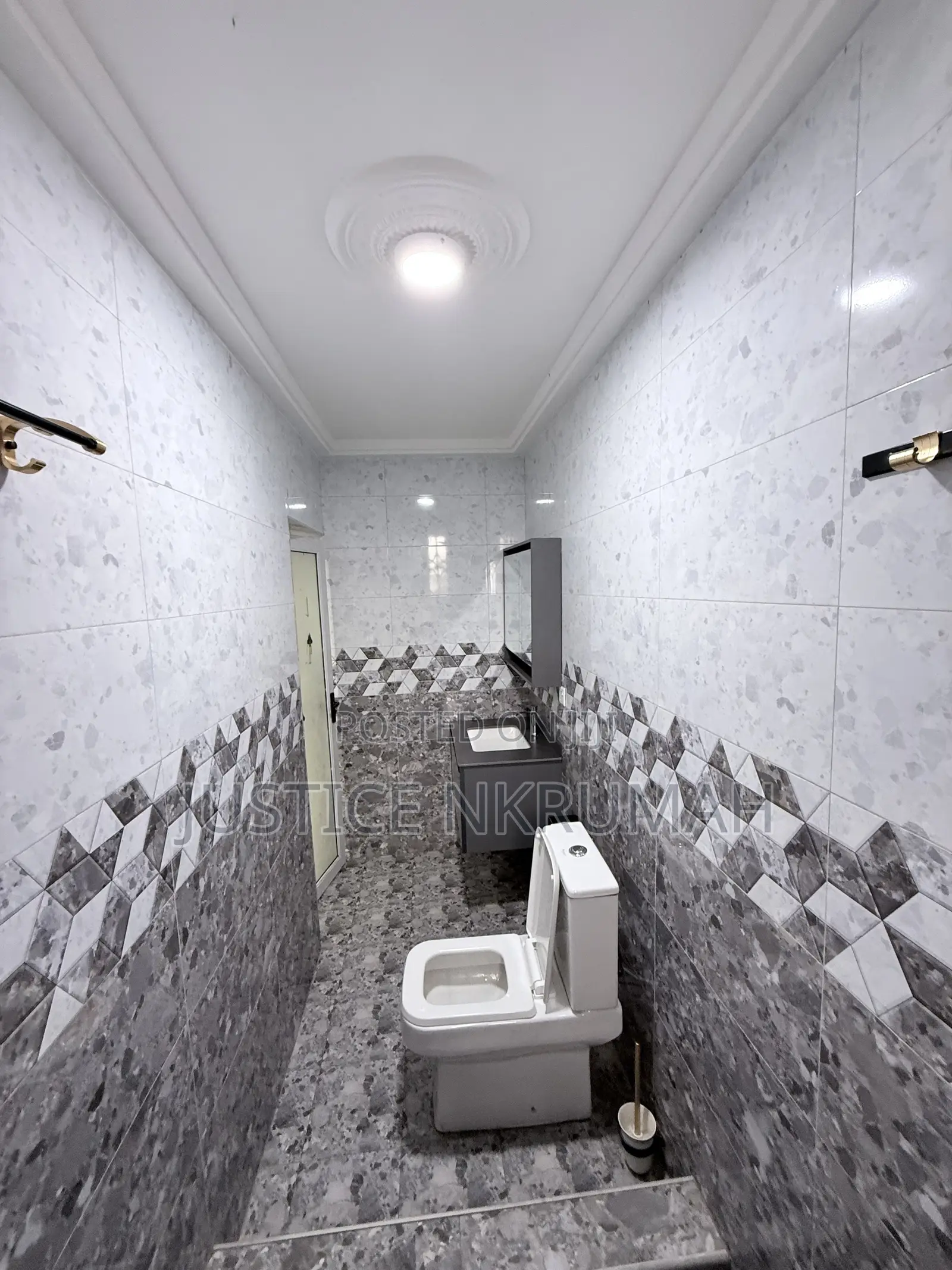 3bdrm Apartment in West Hills Mall Area for rent