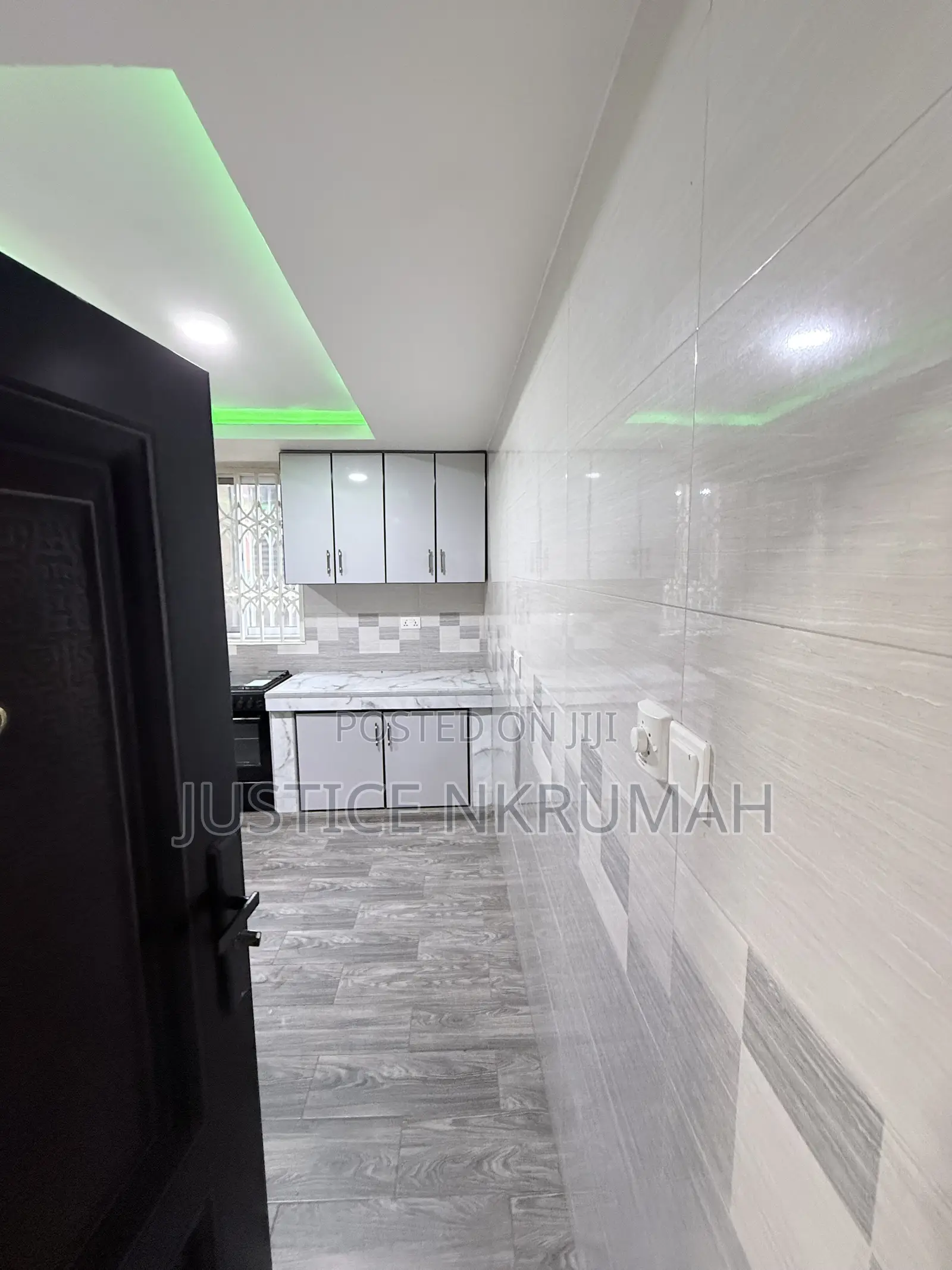 3bdrm Apartment in West Hills Mall Area for rent