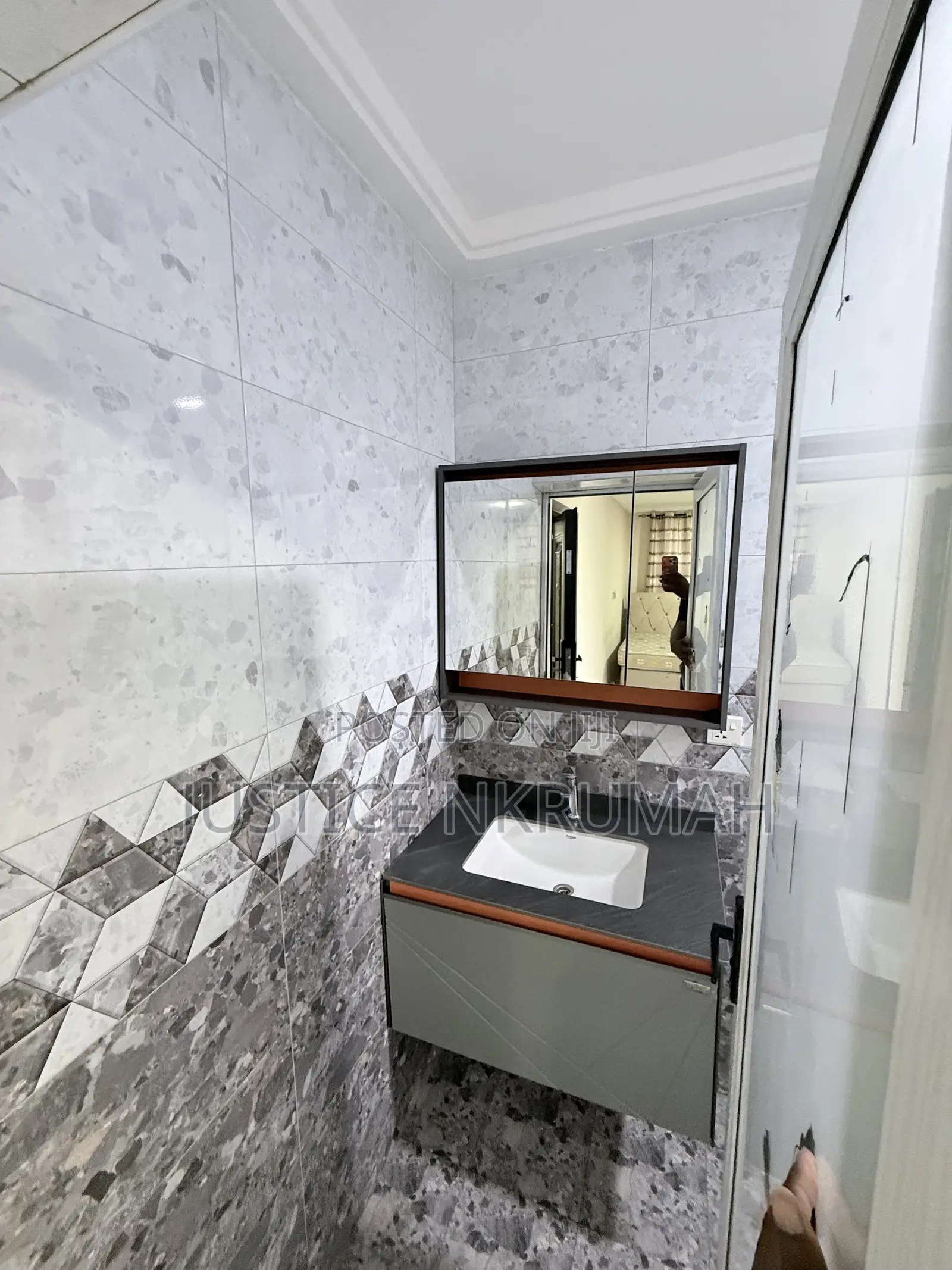 3bdrm Apartment in West Hills Mall Area for rent