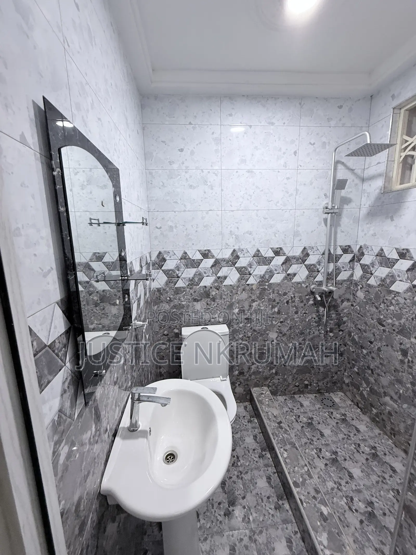 3bdrm Apartment in West Hills Mall Area for rent