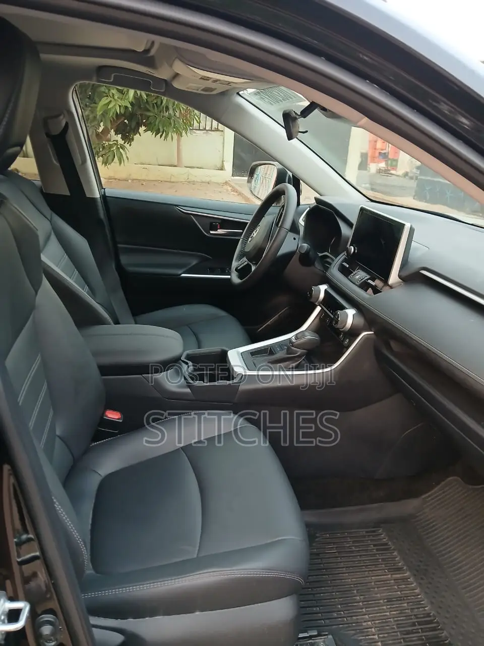 Toyota RAV4 XLE 2025 Black