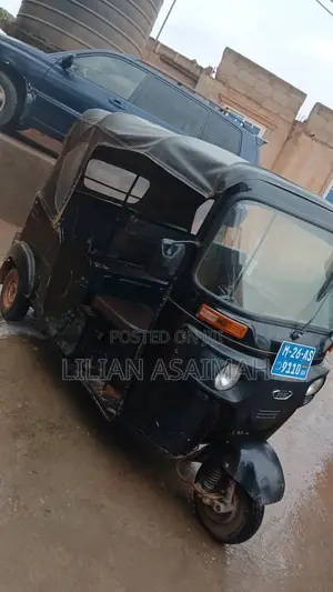 Bajaj RE 2025 Black