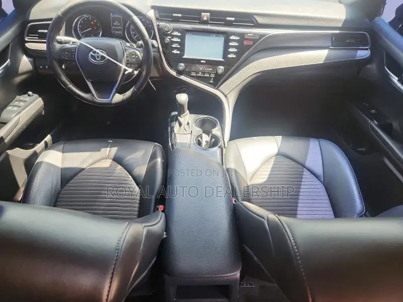 Toyota Camry SE FWD 2020 Gray