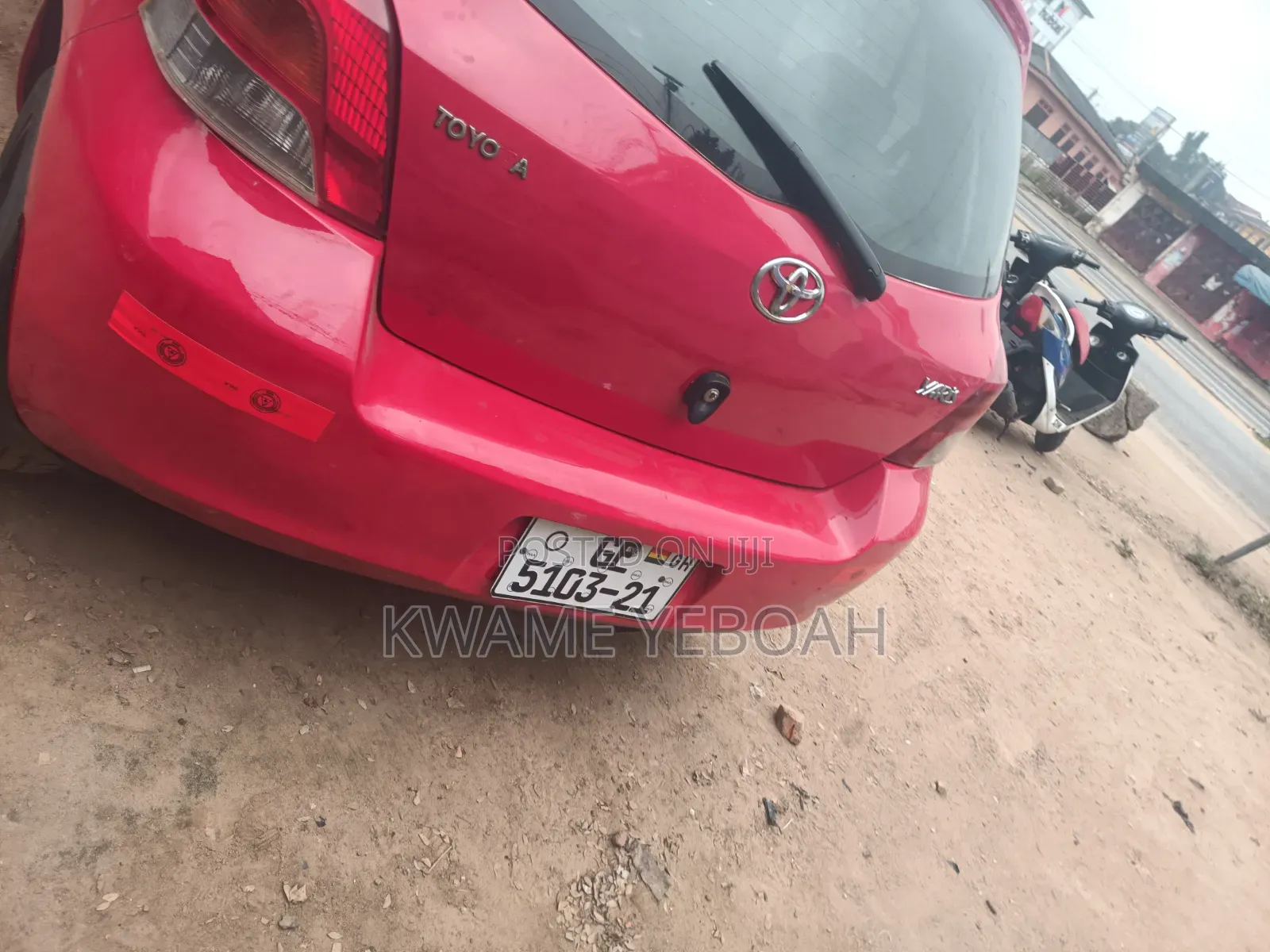 Toyota Yaris Base Hatchback 5dr 2010 Red