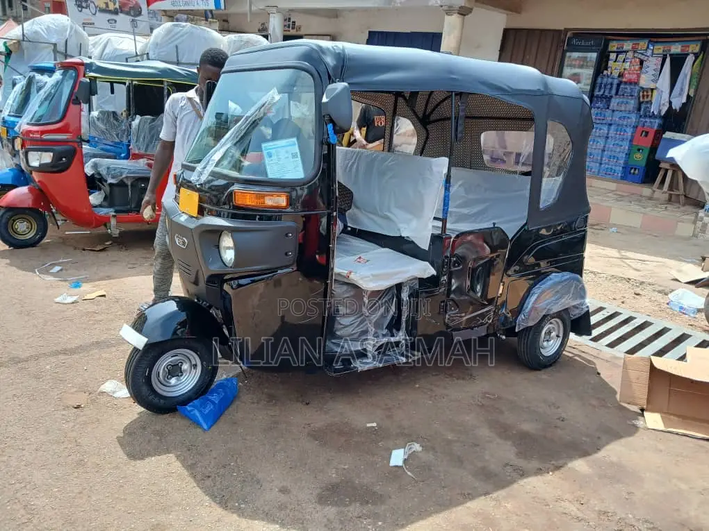 Bajaj RE 2025 Black