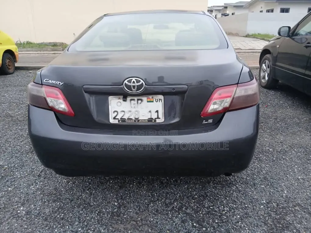 Toyota Camry LE 4dr Sedan (2.5L 4cyl 6AM) 2010