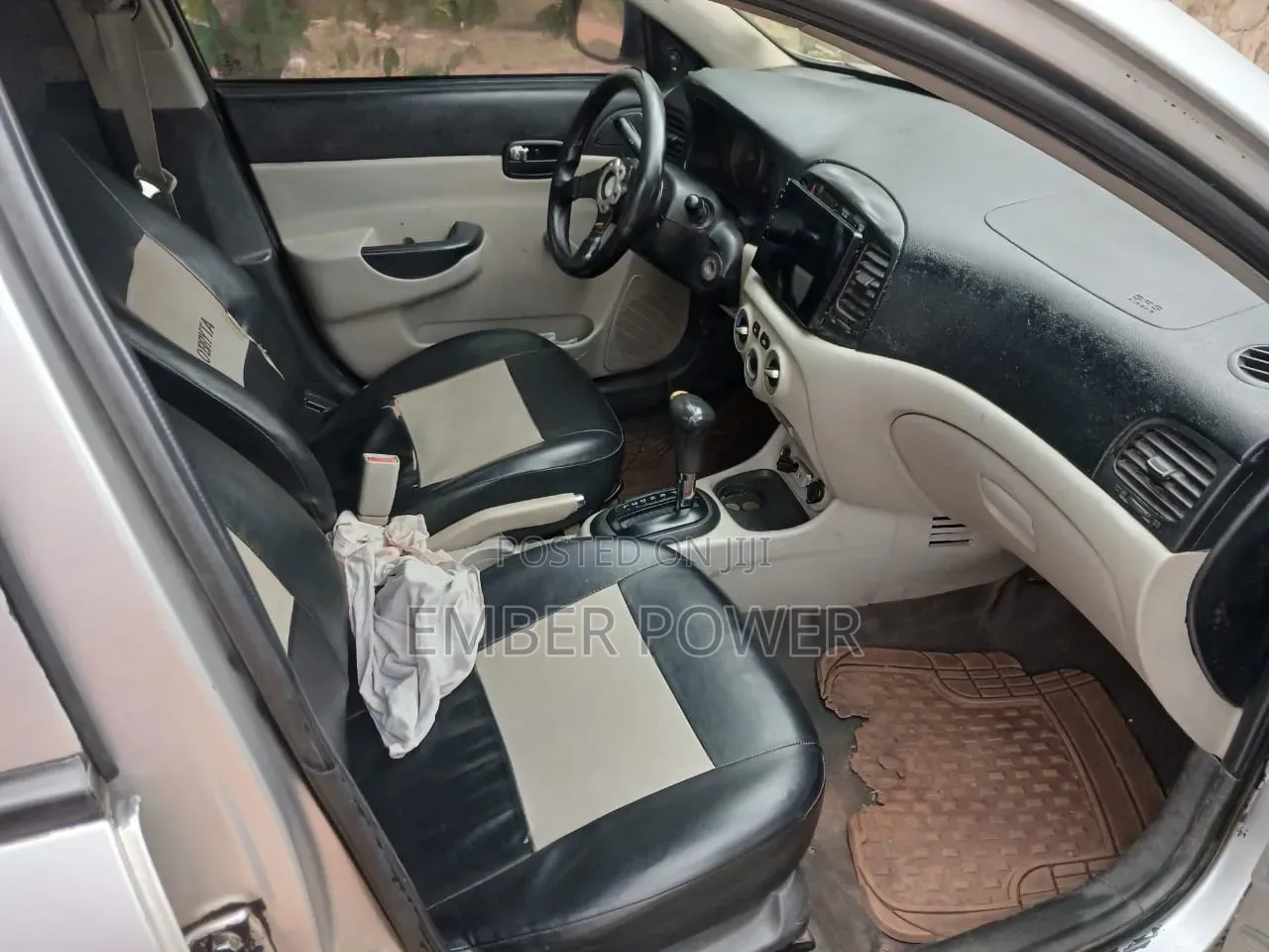 Hyundai Accent 2010 White
