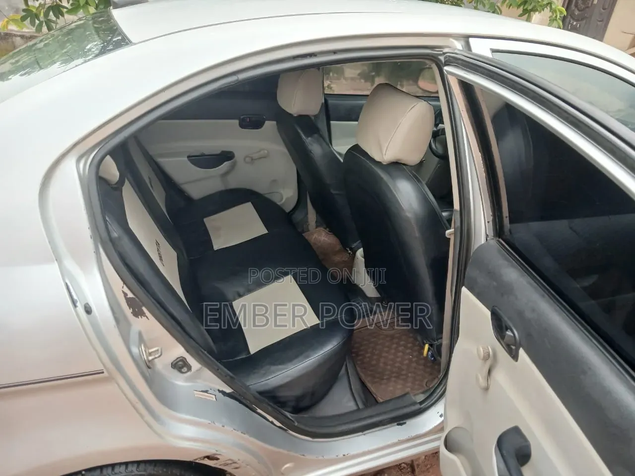 Hyundai Accent 2010 White