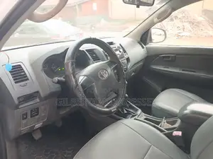 Toyota Hilux 2015 White